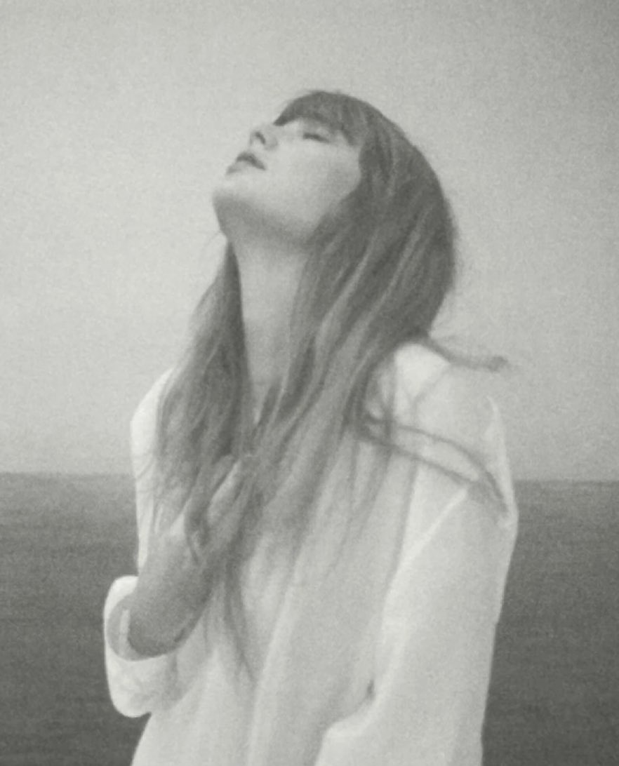 theTSupdates's tweet image. ‼️| Taylor Swift on the experience of “The Tortured Poets Department”:

“I didn’t feel like a person, but like a large conglomerate that no one sees as human, ESPECIALLY the men I was dating. In the process, I thought: ‘nothing works, there’s no one for me in the world’.”