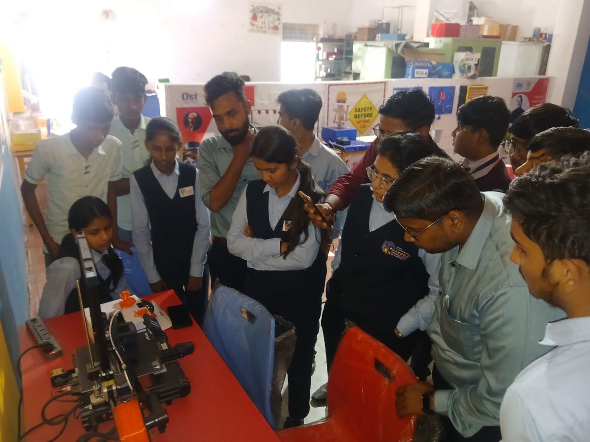 Iplabcscudepur's tweet photo. Students exploring innovation through hands-on learning at the IP Lab.
Live demonstration and interaction with advanced tools inspiring curiosity and creativity.
#IPLab #STEMEducation #HandsOnLearning #Innovation #3Dprinter https://t.co/disHulPlnK