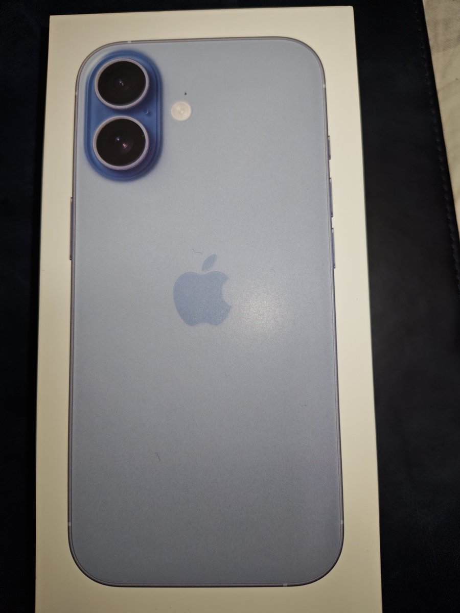 immature6's tweet photo. ドコモのファイナルキャンペーンのクーポン、コジマ電気でバッチリ使えた♪
でも、長年使っていたFOMAとさっきお別れ……ちょっと寂しいね https://t.co/3Xd85HSilV