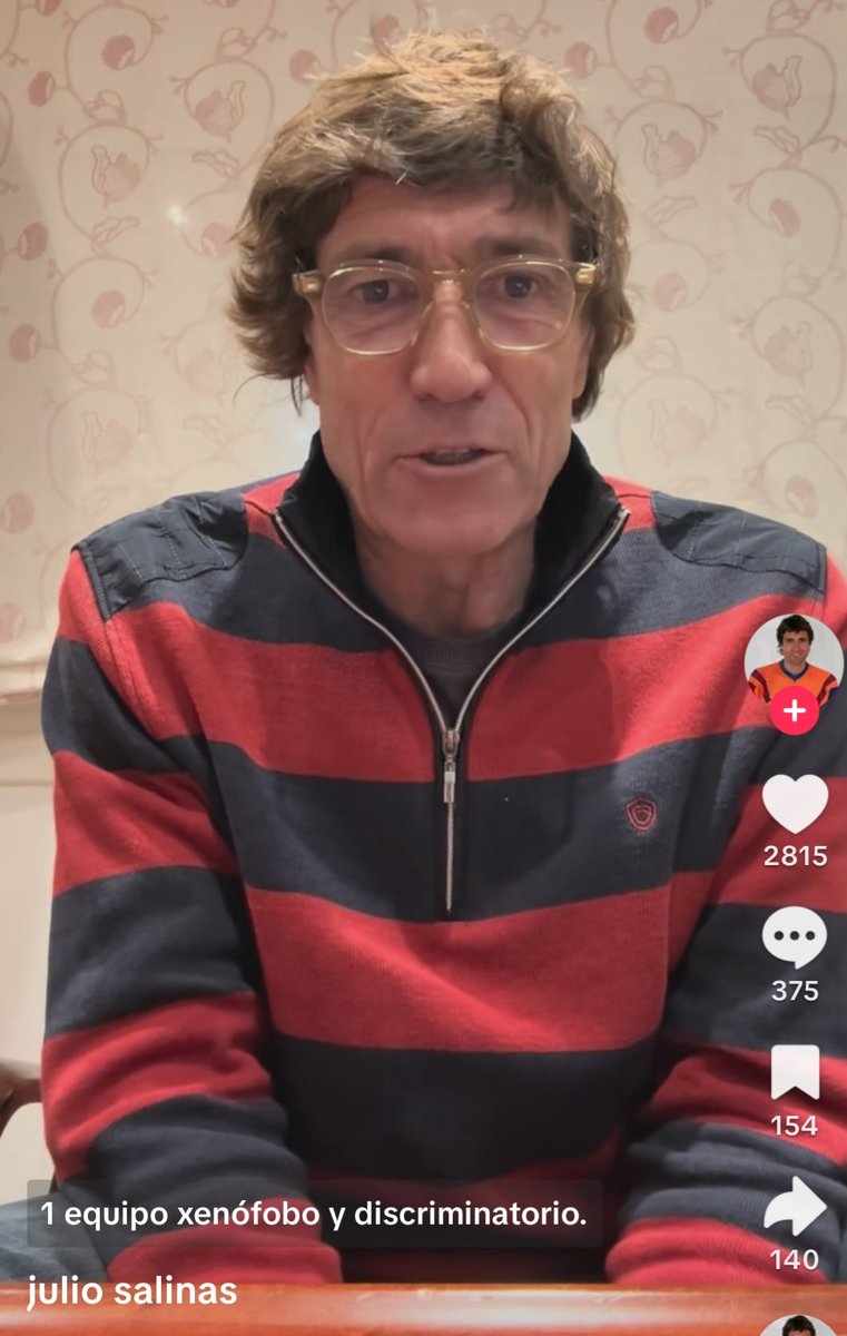 ⚽ 🤯 El mundo al revés, Julio Salinas, que defiende la xenofobia del Bilbao, pidiendo que me acusen a mí, por delito de odio. 

O sea, los que excluyen a jugadores no vascos, matando al mensajero.

Eso pide Julio Salinas en un vídeo en redes. Al hombre lo recordarán no solo por