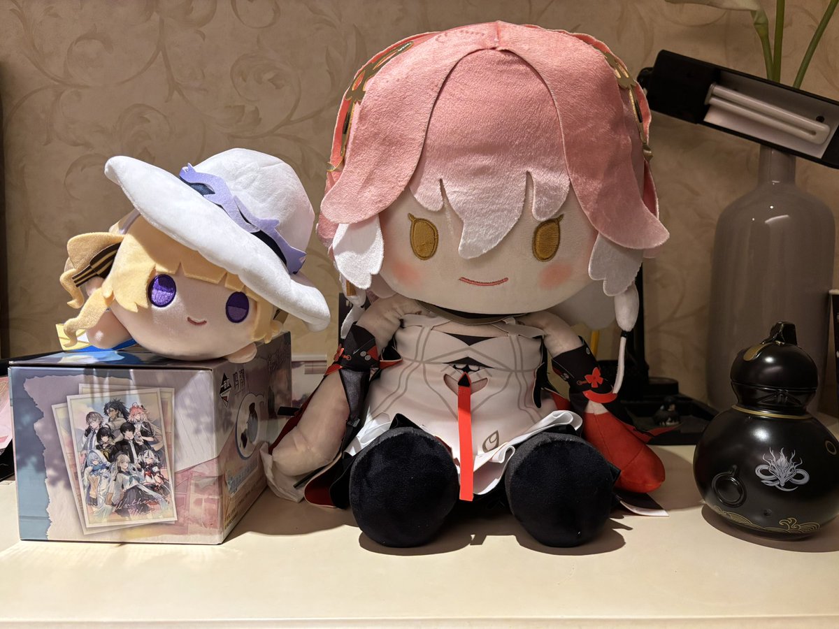 一番くじの長離ぬい届いたけどでっかいなおいΣ＼(ﾟДﾟ;)