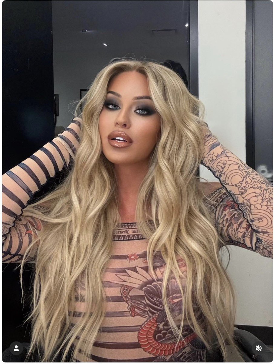 robbiebone's tweet image. This is a trans woman. She 1. Is a better looking woman than you and 2. Looks more like a woman than you and 3. Would arouse straight men more than you would. So therefore, she’s a woman. You’re just jealous.