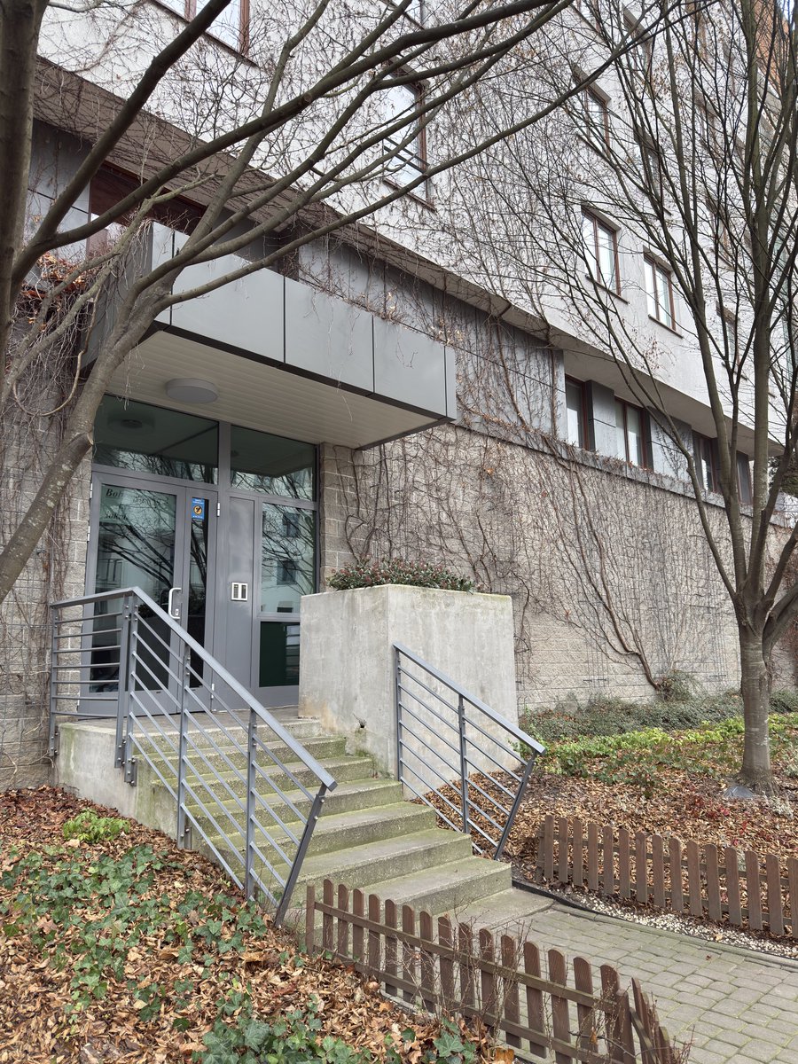 3k's tweet image. На новом здании клёво смотрится