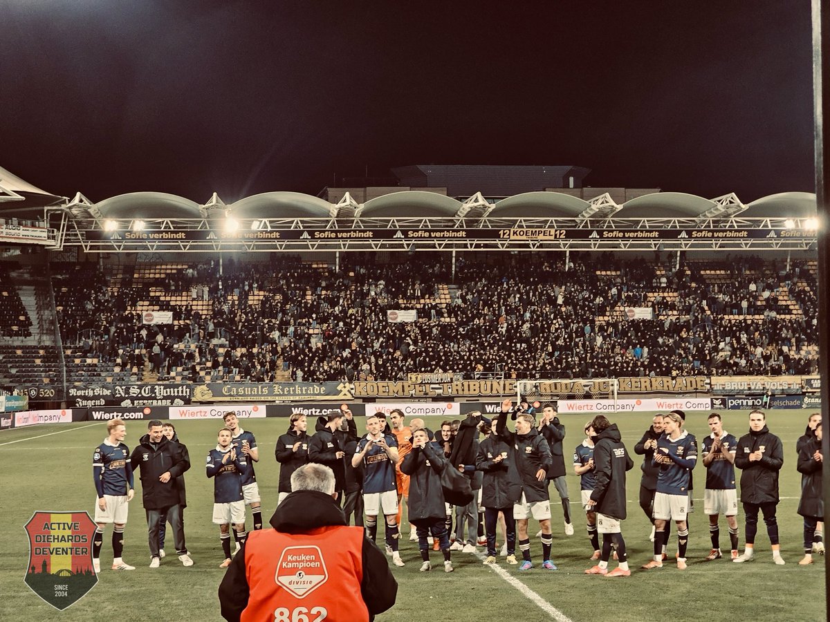 𝗙𝗢𝗧𝗢𝗩𝗘𝗥𝗦𝗟𝗔𝗚 📸

Na een slopende wedstrijd en verlenging met penalty’s bekeren we verder🏆

Roda JC - Go Ahead Eagles 1-1 (1-3 wns)

Bekijk het verslag en de foto’s via:
sfeerteamadhd.nl/fotoverslag-ro…

#rodGAE #rjcGAE #KnvbBeker