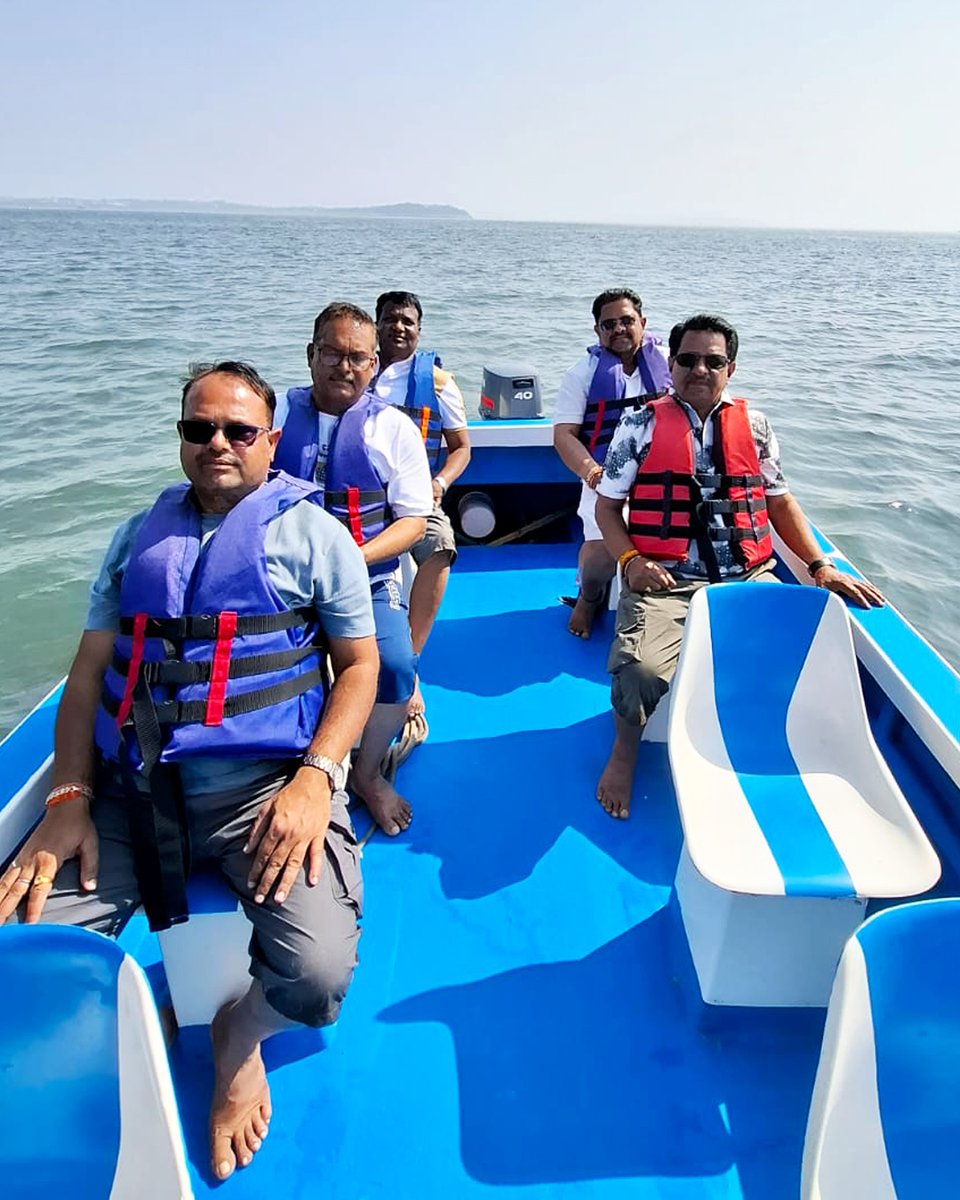 BharatBooking's tweet image. Beach waves, endless laughter &amp;amp; lifetime memories✨  
Mr. Bhupendra &amp;amp; friends had an unforgettable #GoaTrip with #BharatBookingHolidays! From beach strolls to Goa nights — every moment was magical. 
bharatbooking.com
#TravelWithBBH #GoaVibes #HappyTravellers #ExploreIndia