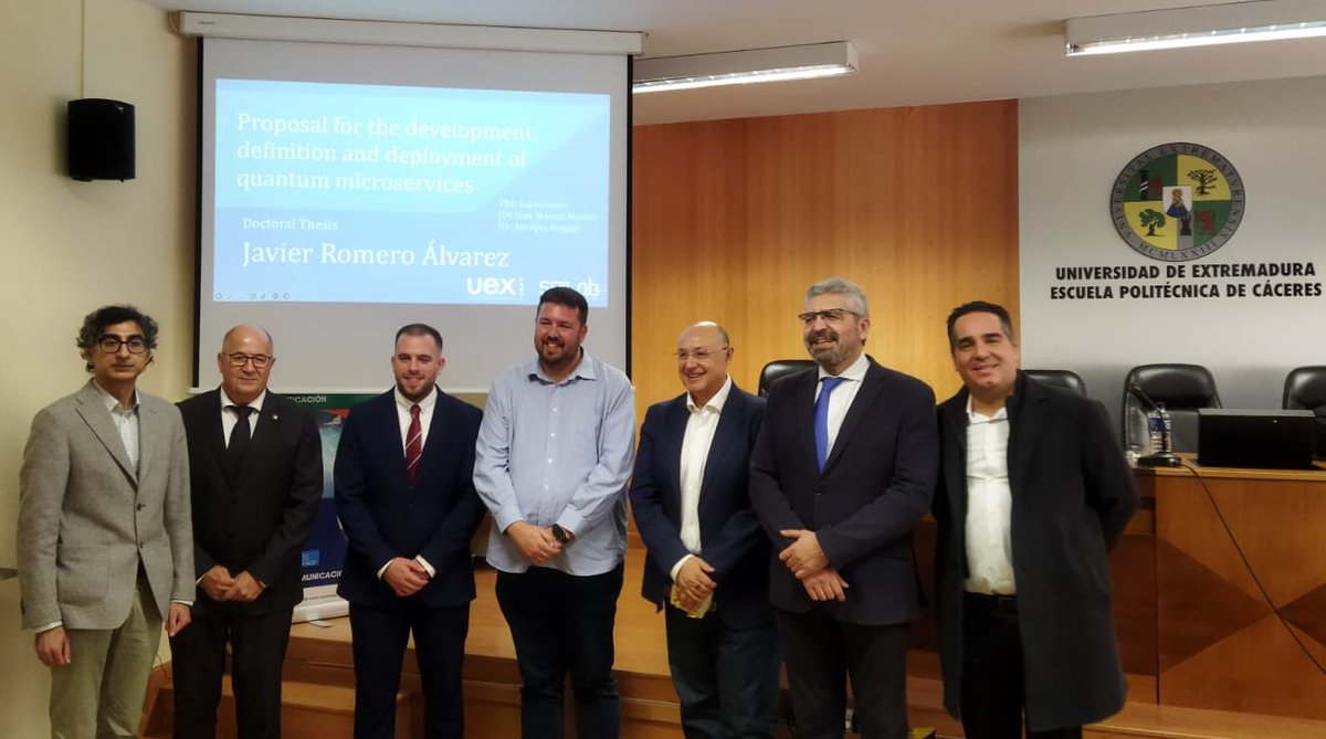 🎓¡Enhorabuena al ya Dr. Javier Romero! 
Ayer defendió su tesis doctoral: "Proposal for the development, definition and deployment of quantum microservices".
Nuestro más sincero agradecimiento también al tribunal por aceptar la invitación y por su labor.
<a href="/EPCC_Unex/">Escuela Politécnica CC</a> <a href="/javiromeroal/">Javier Romero</a>