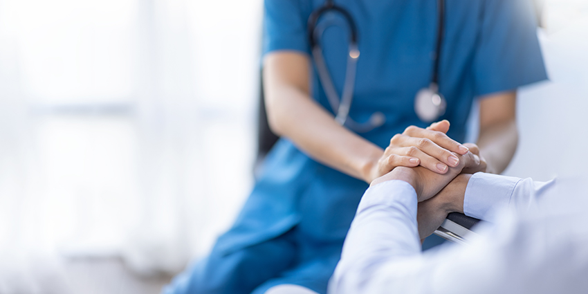 Özel hastanede acil bölümünden akciğer rahatsızlığıyla girip yoğun bakıma kaldırılan hastadan 1 ayda 120 bin lira ödeme talep eden özel hastane mahkemeye verildi. 

Mahkeme, “Acil halden ücret talep edilemez” diyerek hastanenin hastaya geri ödeme yapmasına hükmetti. (Habertürk)