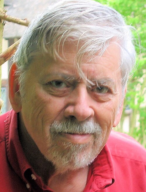 Pointless Facts tweet media