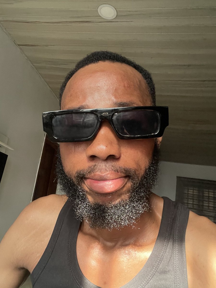 adegboroblesson's tweet photo. Random selfie 🤳 pictures I took in November 

| Davido | Wizkid | Kolu | Moore | Alabi https://t.co/ZCXwYxQRi5