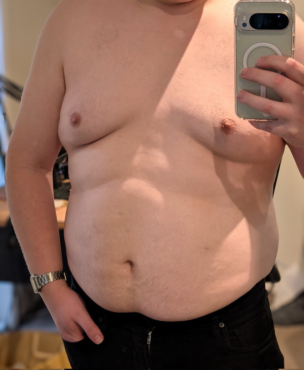 ADeersAD's tweet image. Fat boy friday (fat deer friday??)

(Down 10kg yipeeee)