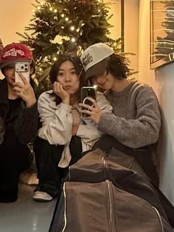 weloveseoyeaji's tweet image. #SeoYeaJi

This duo 💛💛💛💛