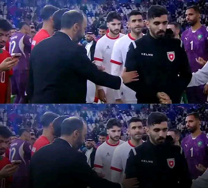 قززونا ما سلموا وما سلموا 

ابو الذهب هون صفنان هموم الدنيا عليه خسران نهائي كأس 
لو أبوه جنبه يمكن ما ينتبه وما يسلم

الشعوب العربية اكبر شعوب حقودة وبحكولك شجعهم بكأس العالم ههههههههههههه