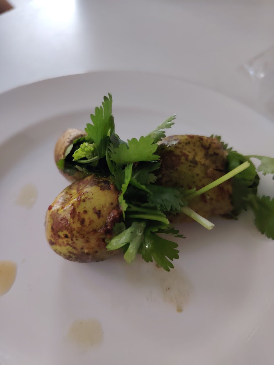 Fine Dining
 #LGBTQIA #เลสเบี้ยน #สตรีหมายเลขสี่