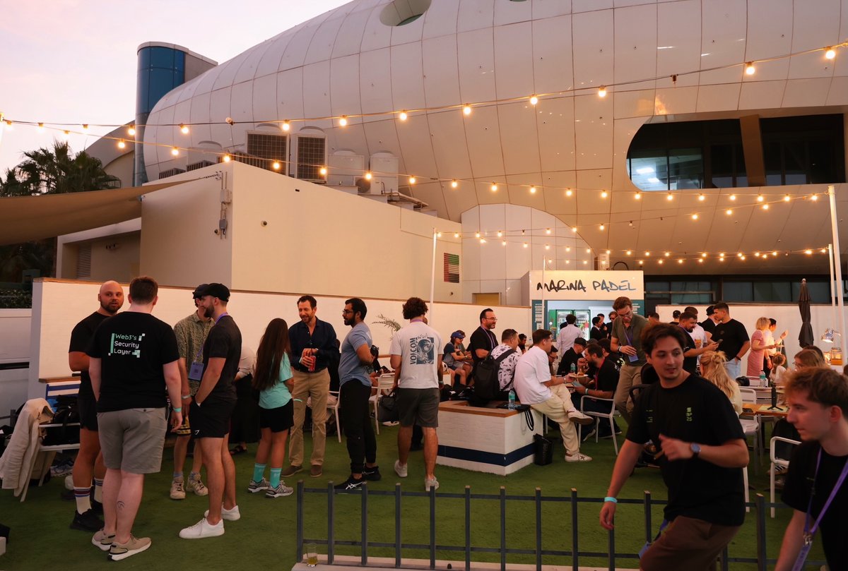 hackenclub's tweet photo. Here’s how we closed out #SolanaBreakpoint & @ADFinanceWeek 🌅🎾♟️
Our side event brought founders, investors, and innovators together in a relaxed setting – where padel, chess, and great conversations carried us into the sunset.
Special thanks to @CipherLabsx for co-hosting. https://t.co/MtRHPIlyPq