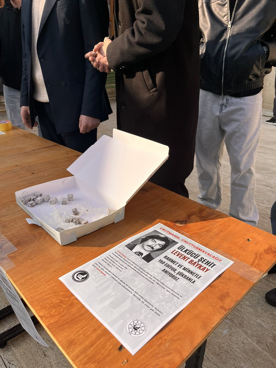 Yıldız Ülkücüleri olarak Şehidimiz Levent Baykay ağabey başta olmak üzere tüm şehitlerimiz için Davutpaşa kampüsü ve Yıldız kampüsü camilerinde cuma namazının ardından lokum dağıtımında bulunduk.

Şehitlerimizi rahmet, minnet ve şükran ile anıyoruz.