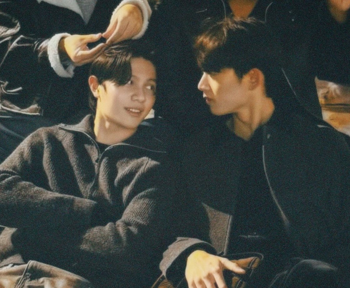 rara ⭑.ᐟ tweet media