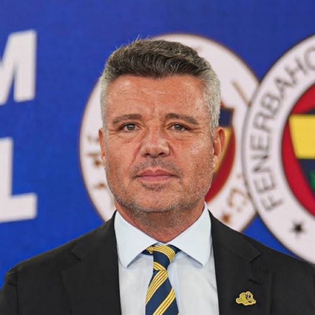 Kıytırık bir iddia üzerine bu ülkede Fenerbahçe başkanının evinde arama yapılabiliyor. Fakat bir sürü ispatlı suç işleyen Galatasaray’a tek bir yaptırım uygulanmıyorsa kimse bana adaletten söz etmesin.
