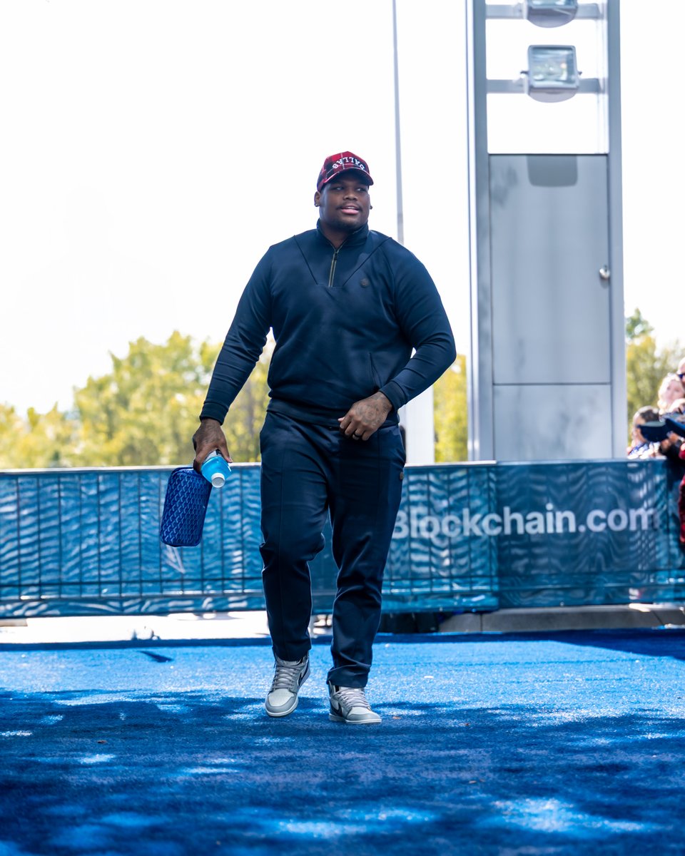 dallascowboys's tweet image. HBD, Q 🎈

@QuinnenWilliams | @Invisalign