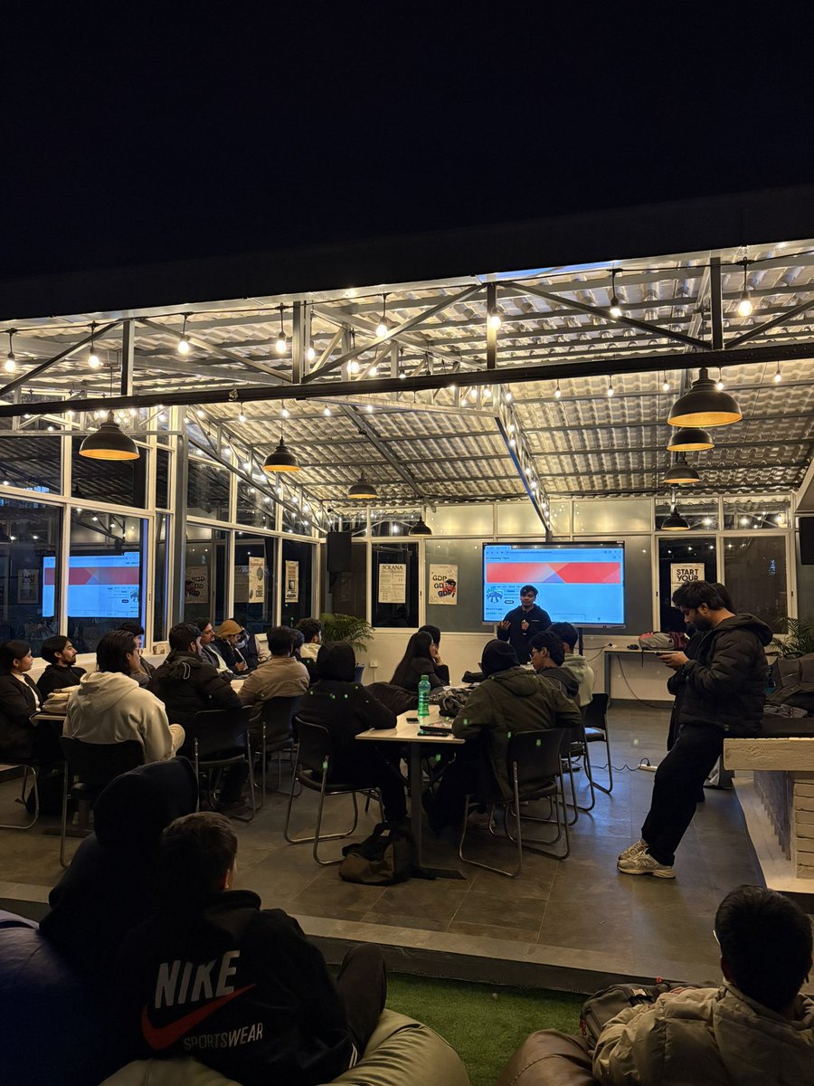 __a.b.i.n.a.s.h tweet media