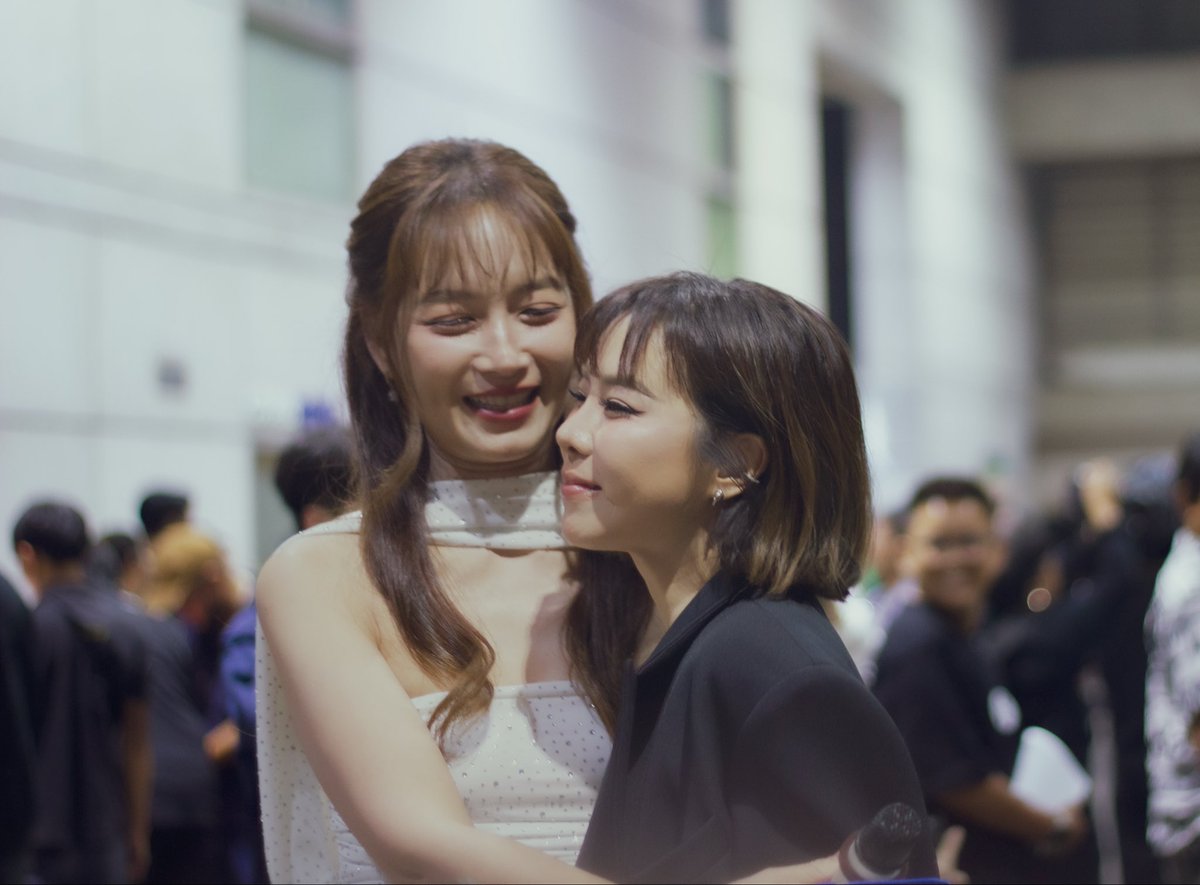 iamknw's tweet image. พี่รักกันเลยเดี๋ยวหนูโสดให้เองค่ะ #BeeCrisSweetinInthe8ight #บีคริส