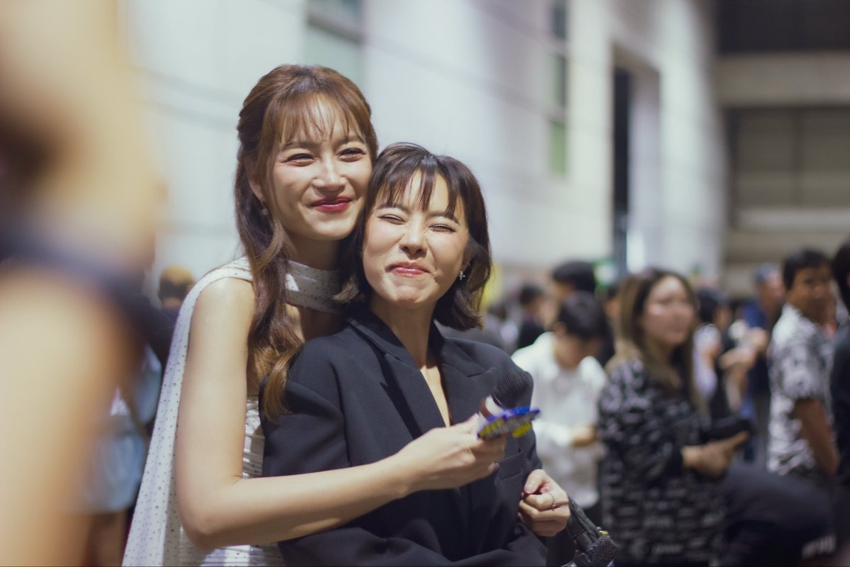 iamknw's tweet image. พี่รักกันเลยเดี๋ยวหนูโสดให้เองค่ะ #BeeCrisSweetinInthe8ight #บีคริส