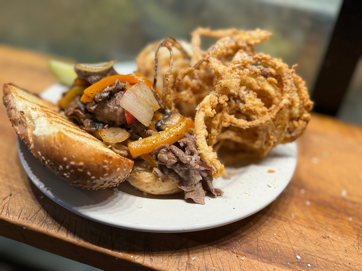 4thBase1's tweet image. What a Holiday Party!! 

Thanks for everyone that came out. Looking forward to finishing the pre-holiday week off strong! Next week closed Wednesday and Thursday for Xmas. 

Let's keep it going today with a Friday funday!