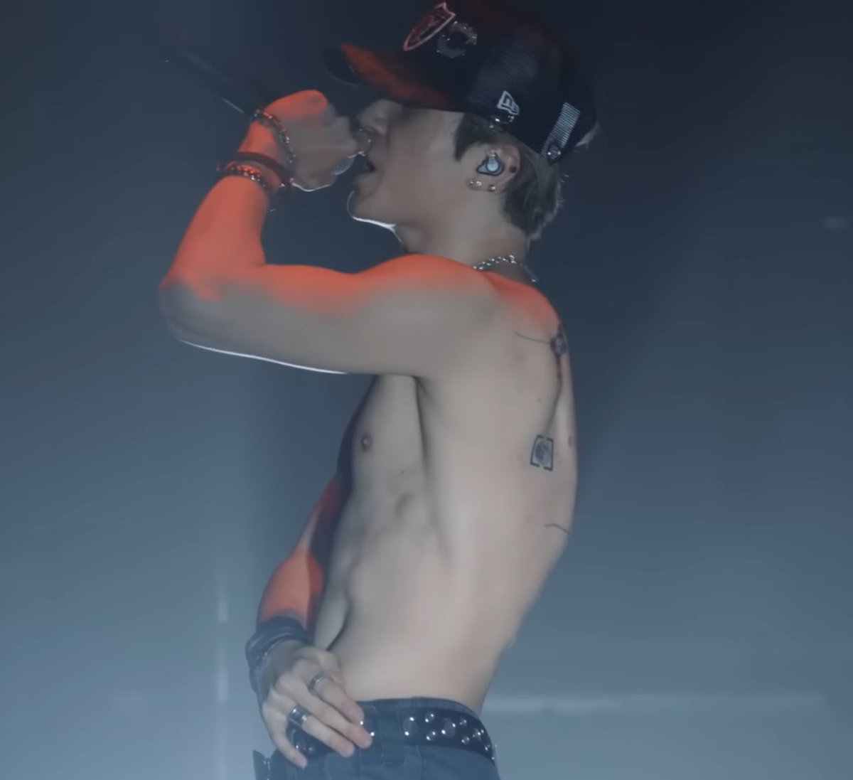 bmeayen's tweet image. thinking deeply