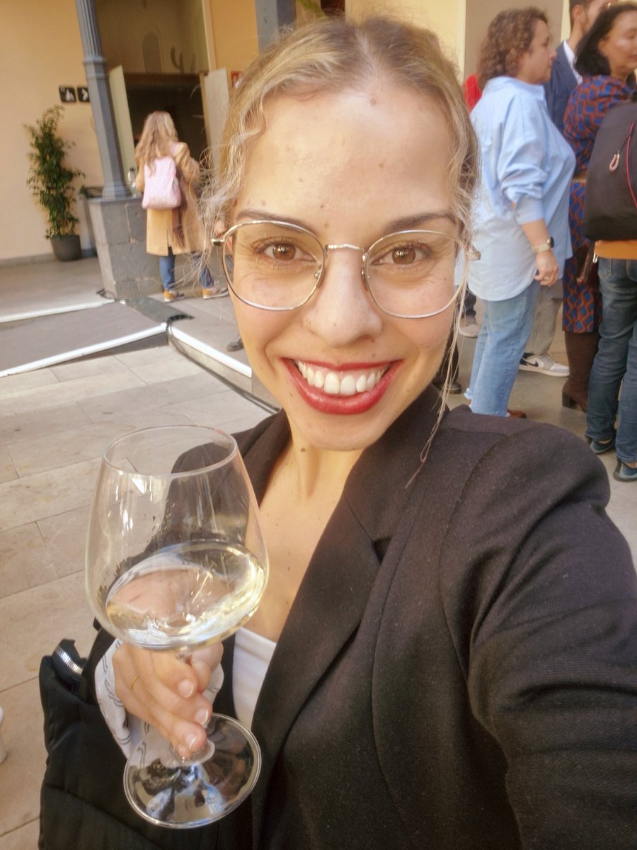 En el brindis de Navidad de la empresa del Cabildo 🥂 ¡Felices fiestas! <a href="/CabildoTenerife/">Cabildo de Tenerife</a> <a href="/IdecoGestion/">Ideco Gestión</a> <a href="/DXTenerife/">Deportes Tenerife</a>