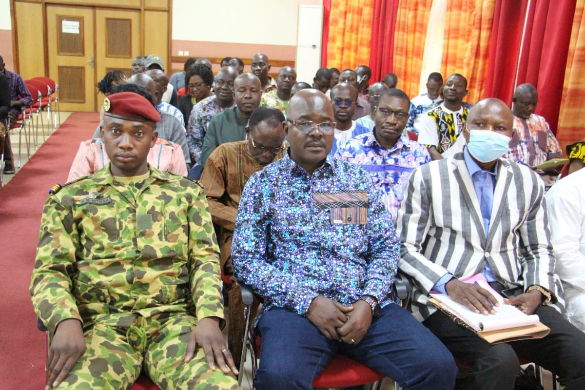 OCHABurkina's tweet image. 📍Ce 19/12 s’est tenue la 18e session ordinaire du @spconasur, marquée par l’adoption du Plan National de Réponse Humanitaire 2026. 

Le Gouvernement et la communauté humanitaire ont réaffirmé leur engagement commun pour une réponse adaptée aux besoins des communautés affectées.