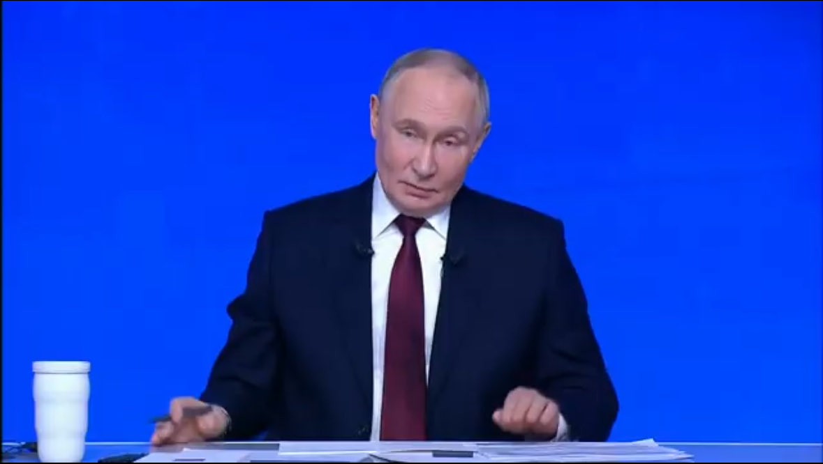 Pierwsze wrażenie z wywiadu:

W. Putin żyje wojną, widać, że spędza nad mapą wschodniej UA bardzo wiele czasu, i cele konfliktu z UA i Zachodem postawił jako cele nadrzędne dla siebie i państwa rosyjskiego. I dla nowych pokoleń w Rosji. Widać też, że chce jeszcze porządzić w RU.