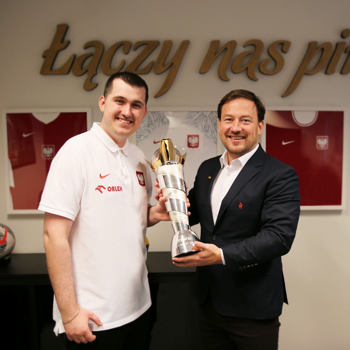 Łukasz Wachowski tweet media