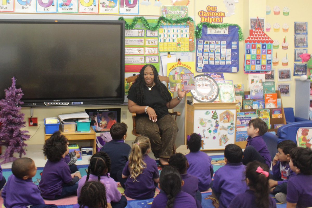 JJAudubonPK8's tweet image. Mrs. Bourgeois' PreK students had a special guest reader this week.  Principal Johnson visited to bring a little holiday cheer by reading, How Do Dinosaurs Say Merry Christmas? 
Wishing our Audubon families a wonderful holiday season. 🎄🦖❄️
#JPSchools #guestreader #HappyHolidays
