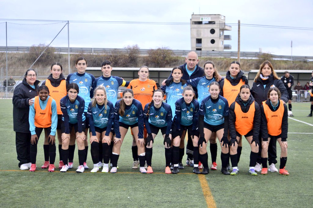 Diegoamartin13's tweet image. 🟠 FÚTBOL

⚽ El equipo femenino de @RiberCD retoma la Liga Doble G (@FCyLF) este sábado (16:30 h) antes de despedir el 2️⃣0️⃣2️⃣5️⃣ y marcharse al parón por las Fiestas de Navidad 🎄 

▶️ Las #azulones visitan a la escuadra soriana de @CD_GolCamaretas en la 1️⃣4️⃣' jornada del…