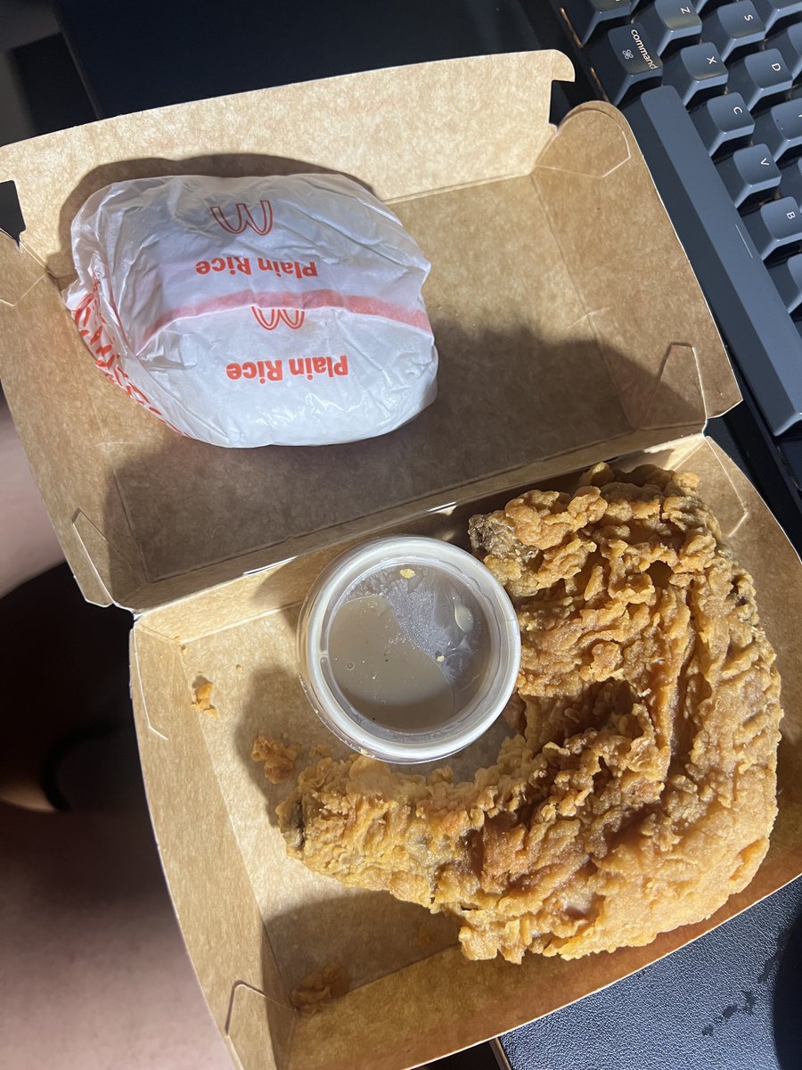 SeanLavoo's tweet photo. hit the jackpot with @McDo_PH tonight!

MUCH PINALAKI NGA! thought i ordered a two piece haha https://t.co/GAoYByG6vL