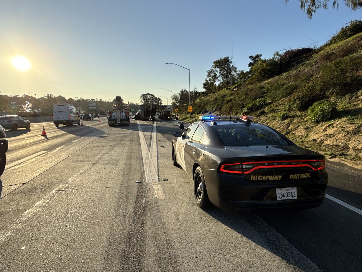 8:30 AM UPDATE 🚧12/19/25
No new updates for the vehicle fire on SB I-5 north of Birmingham Dr. #3, #4 lanes and the off-ramp remain closed; HOV, #1 and #2 lanes are open. Consider alternate routes including Coast Hwy 101 or El Camino Real.