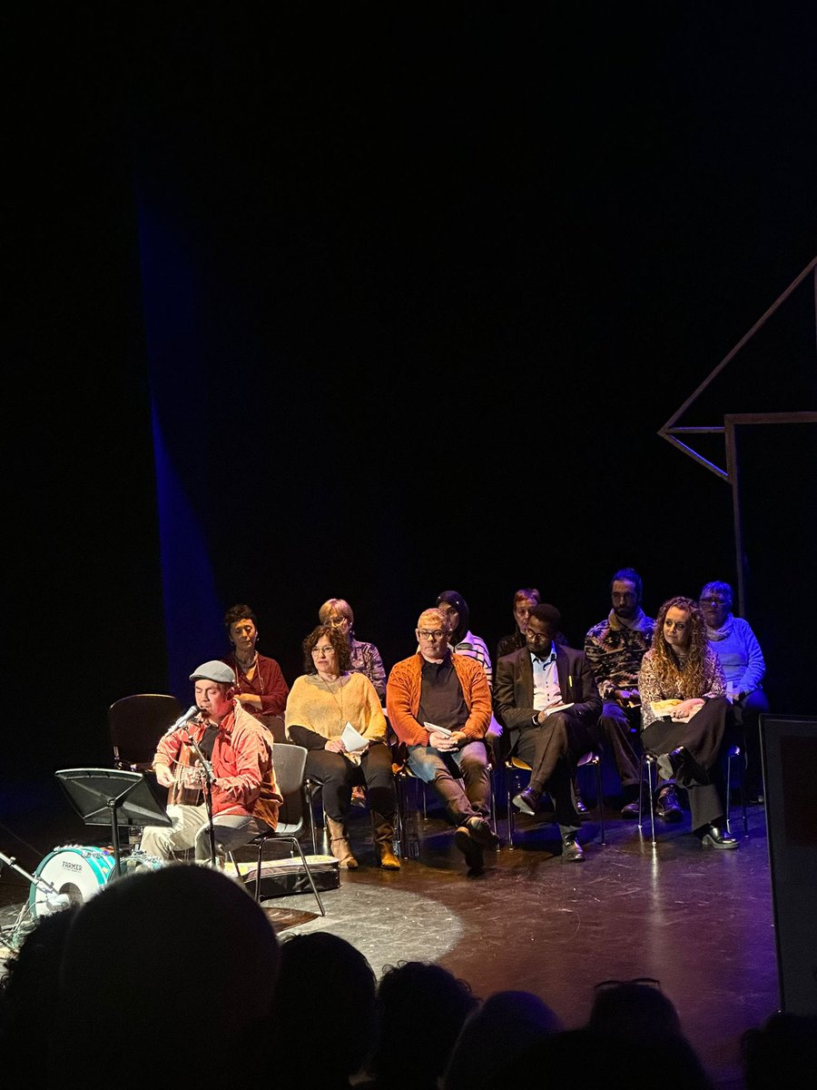 ipssalt's tweet image. 💫 Un fort agraïment a Les Veus de Salt, un any més! 

En un moment on certs sectors ens volen portar a la foscor, l’esperança és igual de necessària que la reivindicació, garantim el dret a l’habitatge d’immediat! 

Amb un ull posat a Badalona, tenim clar contra qui és la lluita