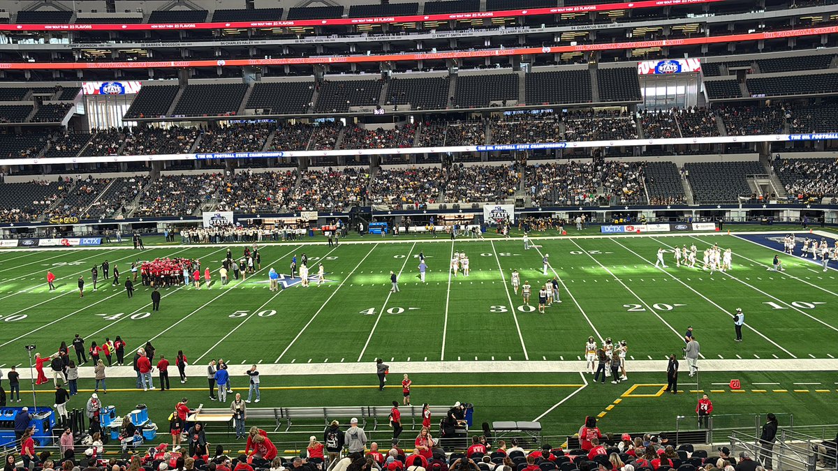 texas1997's tweet photo. @lancelahnert my seat for 4AD1 state championship. 4yrs being here. No dog in the running https://t.co/jUlz9JdbqD