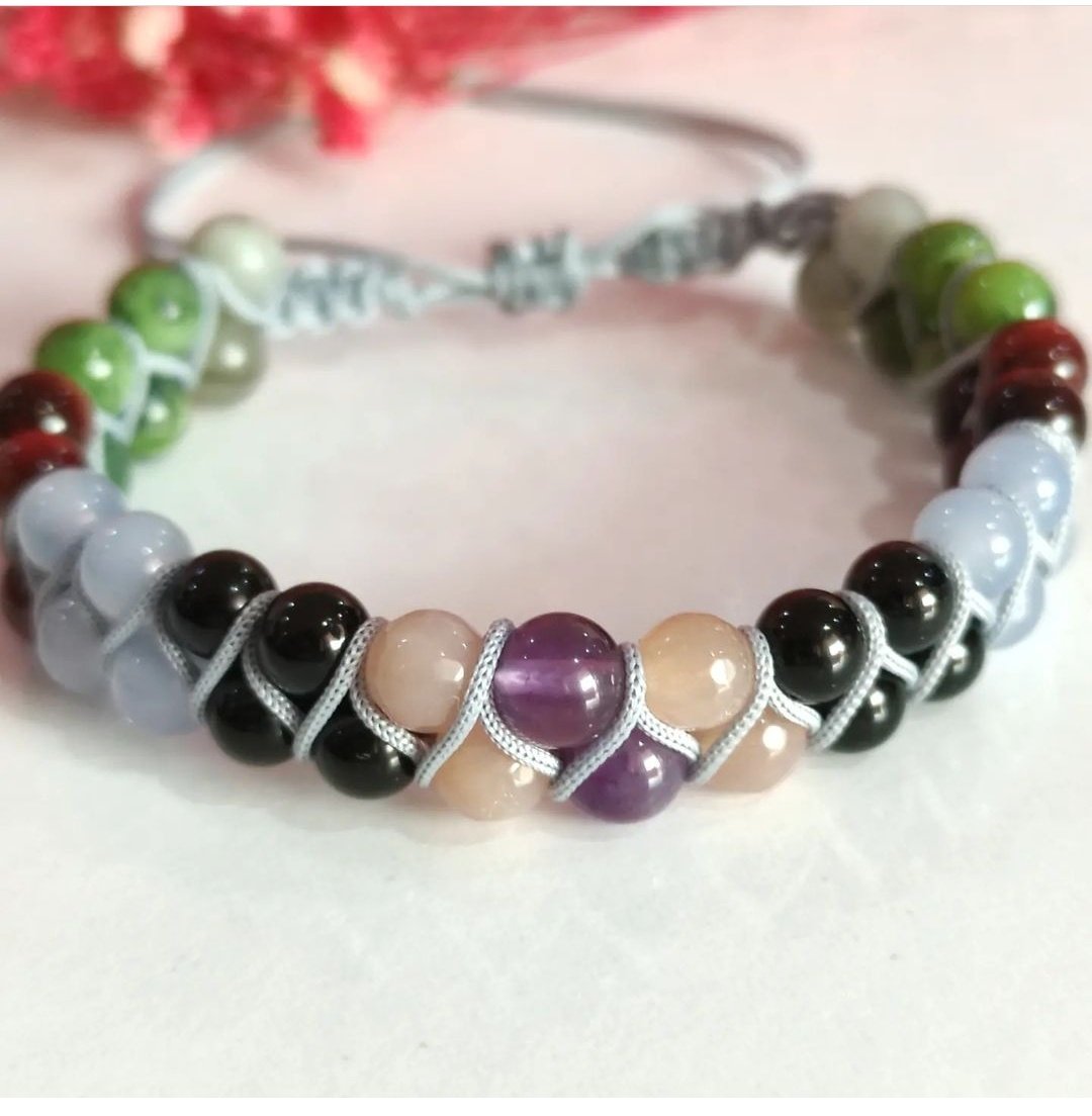 Makrome çift sıra sağlık BİLEKLİGİMİZ 
değerli bir hanımefendi için hazırlandı. 
Güzel günlerde sağlık mutlulukla kullanılsın 🥰🥰

Stres
Radyasyon koruyucu 
Takıntı 
Pozitif enerji 
Büyü,vesvese, nazar 
Mutluluk, ağrı 

RT lütfen 🌷