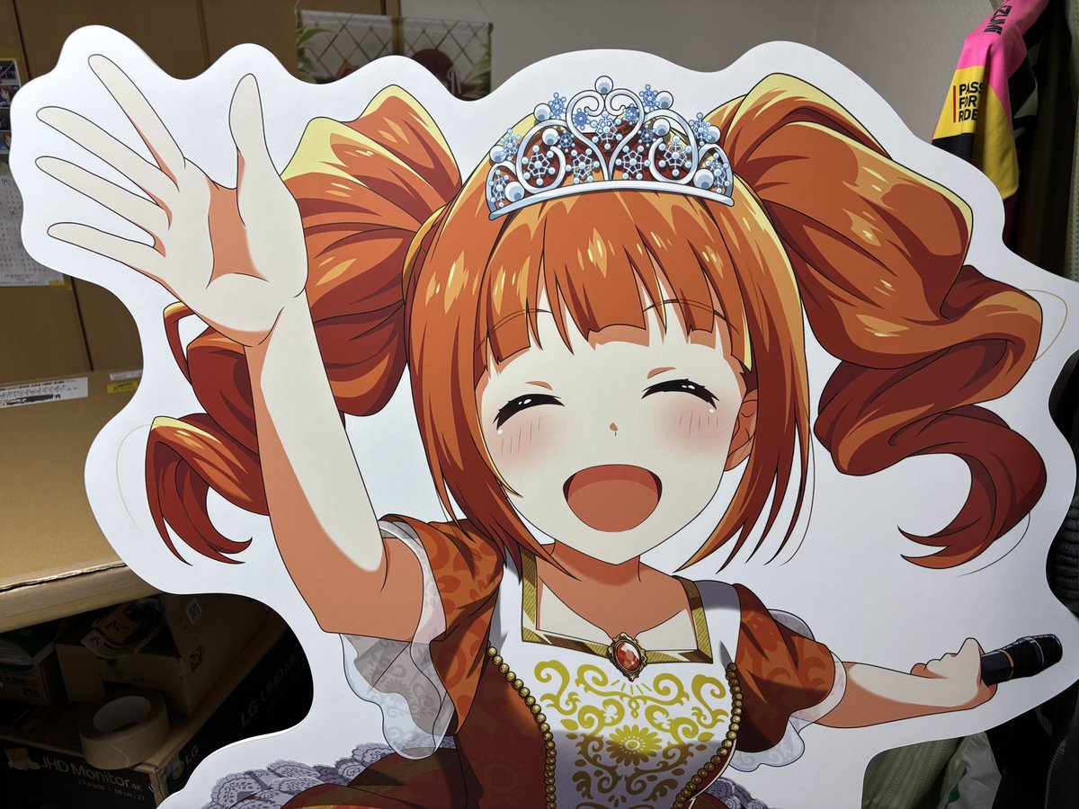 やよいの等身大パネル届きました！新品初めて買ったけどやっぱりでかいなw