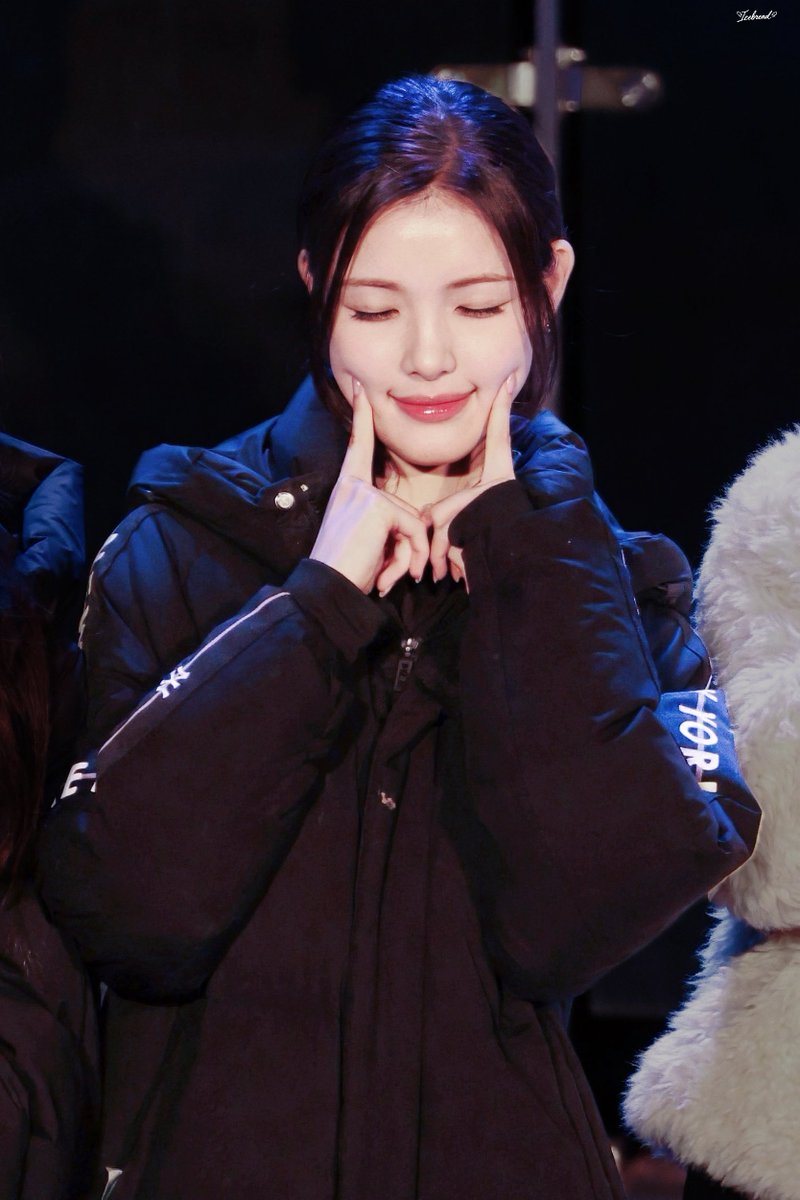 Icebread0412's tweet image. 251219 YUHA

🥰

#Hearts2Hearts #YUHA 
#하츠투하츠 #유하