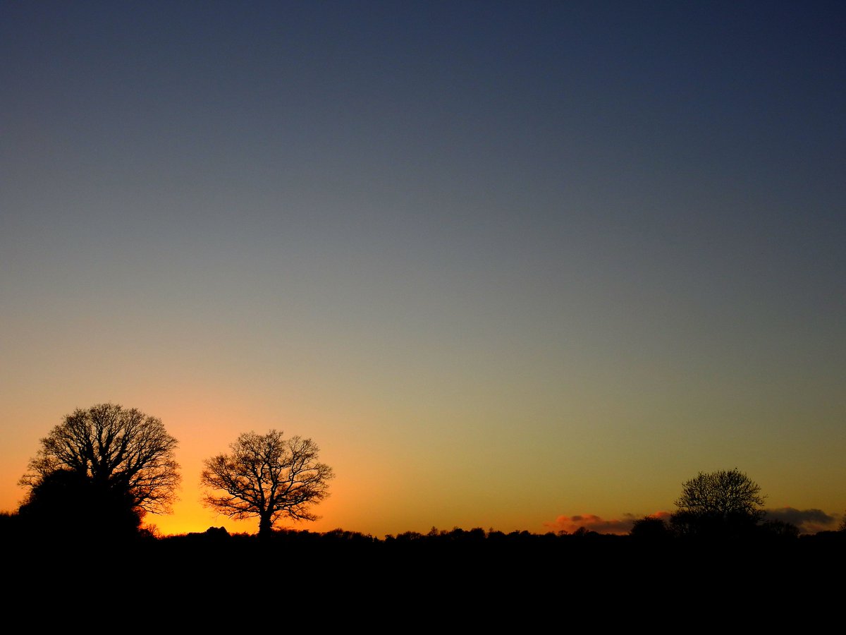 mildthing99's tweet image. *The only way is up*
🌄 The earliest sunset of 2025 has been and gone #SurreyHills
The sun will set later every day now until around 25th June! 
@CloudAppSoc @StormHour @ThePhotoHour @metoffice  #StormHour #loveukweather #getoutside