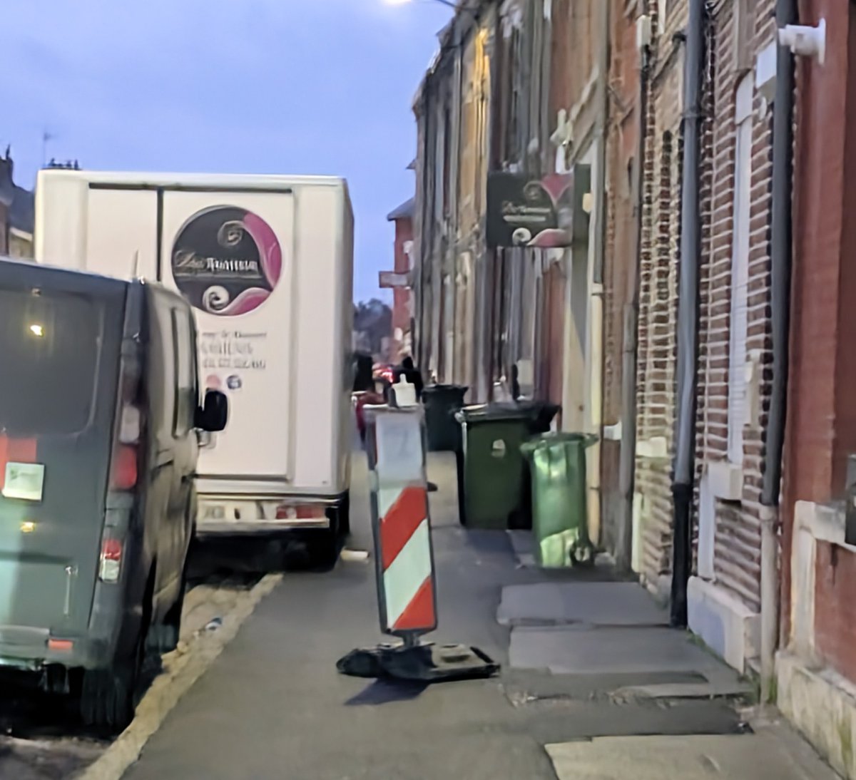 2% d'emm… tweet media