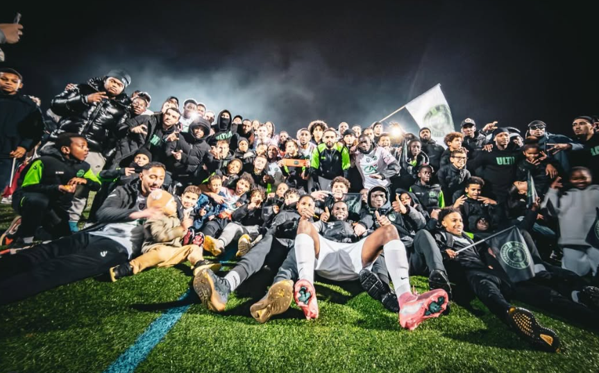 Les 32èmes de finale de la Coupe de France ont lieu ce week-end. Le FC Montreuil (R1) reçoit l'US Chauvigny (N3) pour le premier 32ème de finale de son histoire.

Présentation de cette rencontre avec le coach montreuillois, Samy Guenfoud ⬇️
 
paris-idf.fff.fr/simple/un-even…

📸 lvmbdv.p