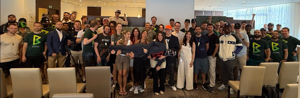 Uncle Rockstar Developer tweet media