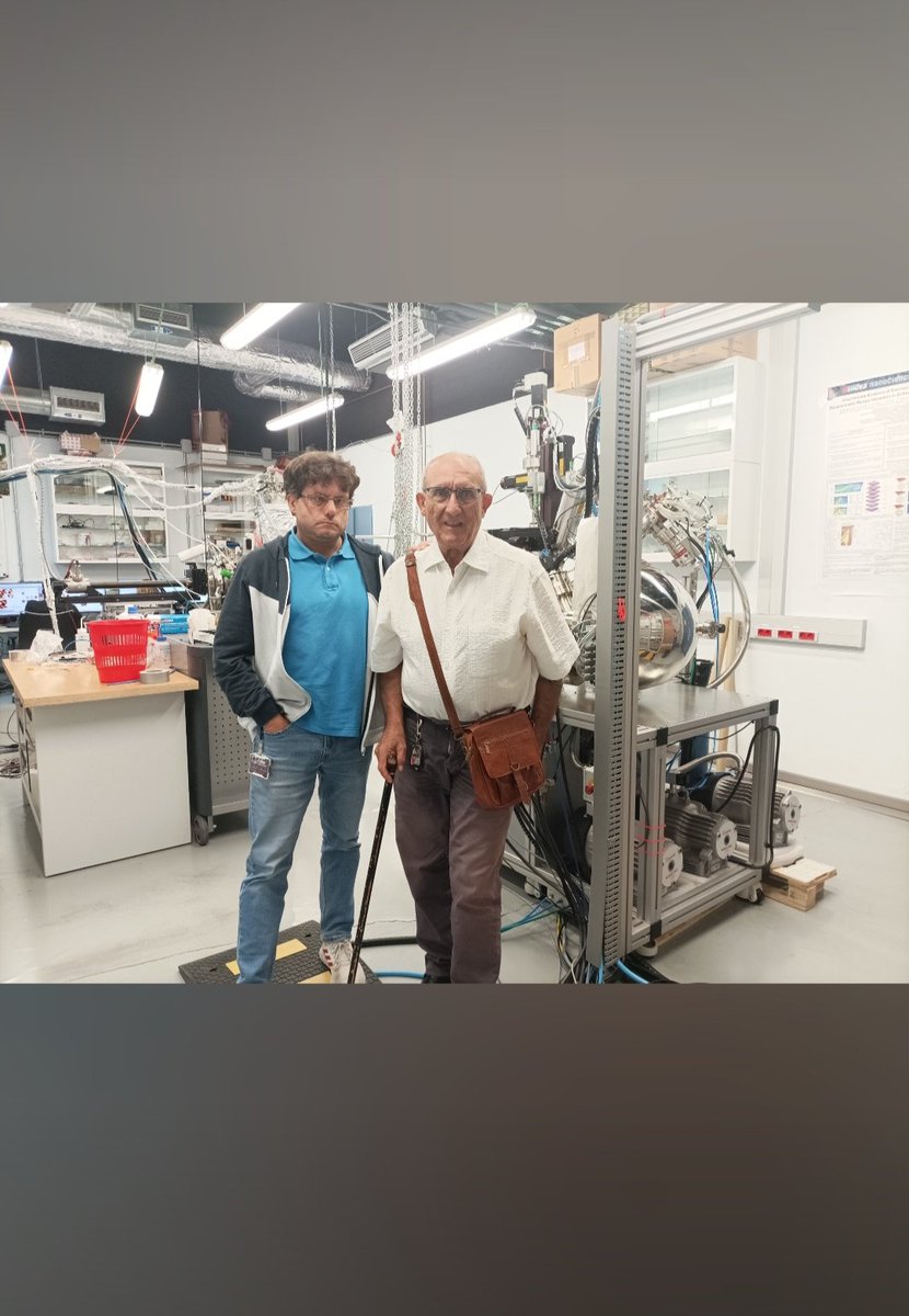 SpinARPES_Lab's tweet photo. Lleva un agradecimiento muy especial. Gracias a ti lo he conseguido. https://t.co/CQEgmBOEXJ