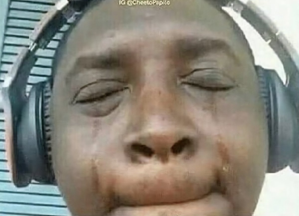 eldiariodedross's tweet image. ¿TOP videojuegos con la mejor música del mundo? Final Fantasy 6, 7, 8, 15, 16. Crono Trigger/Cross. God of War (todos). Sonic CD, Sonic (casi todos). Ace Combat (todos), Castlevania (casi todos). Metal Gear (casi todos). Bayonetta. Por último (pero no último) Clair Obscur.