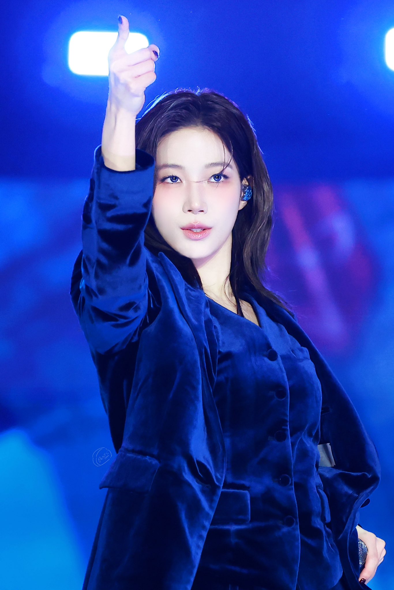 G8iA4oAbUAAncJ7?format=jpg&name=large