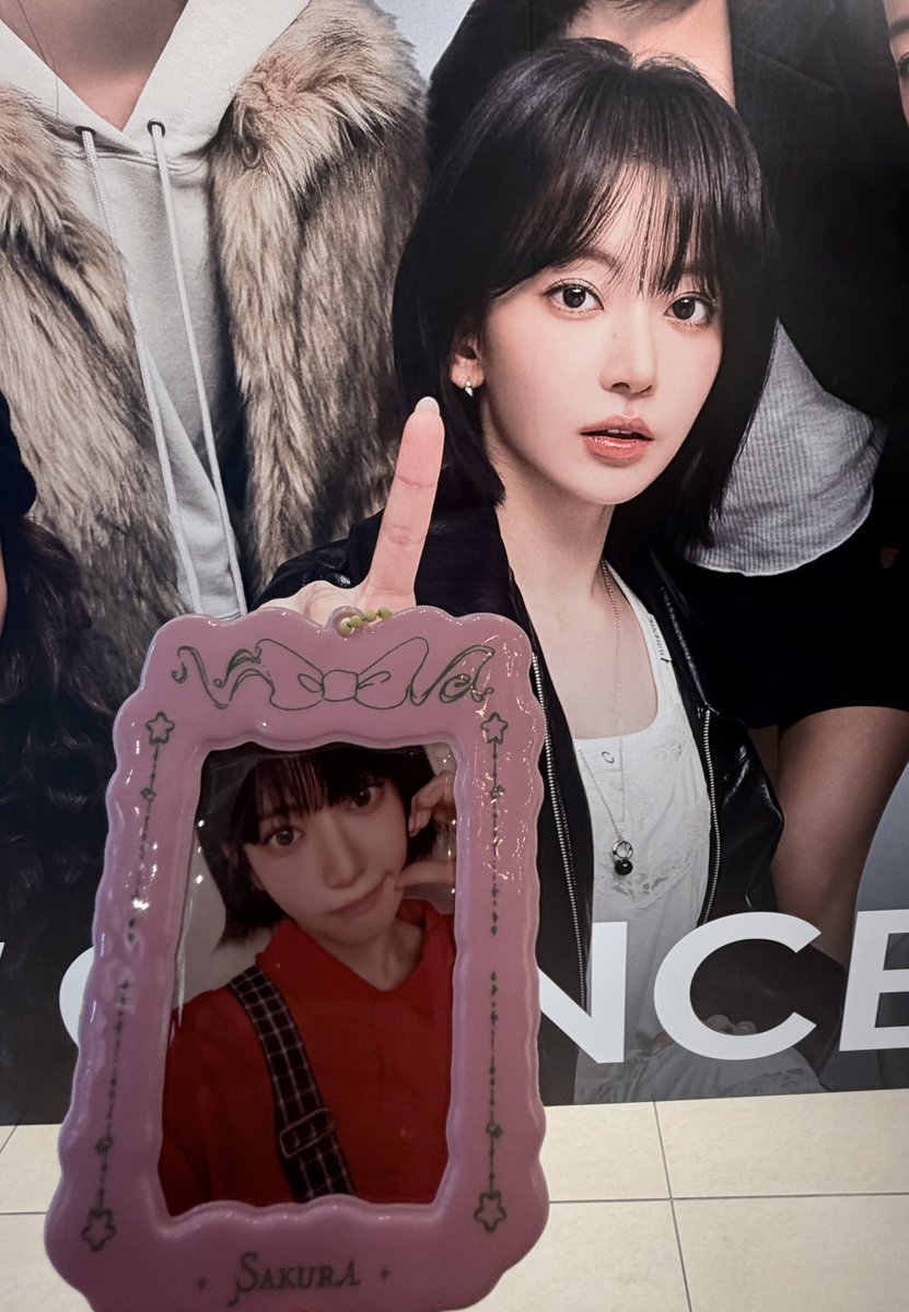 LESSERA_takuma's tweet photo. LE SSERAFIMがモデルを務めてるW CONCEPTのPOP UP STORE行ってきた!!
#LE_SSERAFIM #르세라핌
#WCONCEPT https://t.co/yf1Jj7bWbI