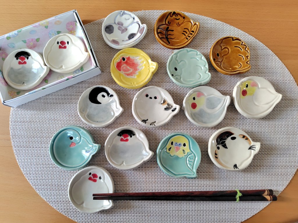 いよいよ明日です お品書き代わりに豆皿の集合写真です 今回は複数ご