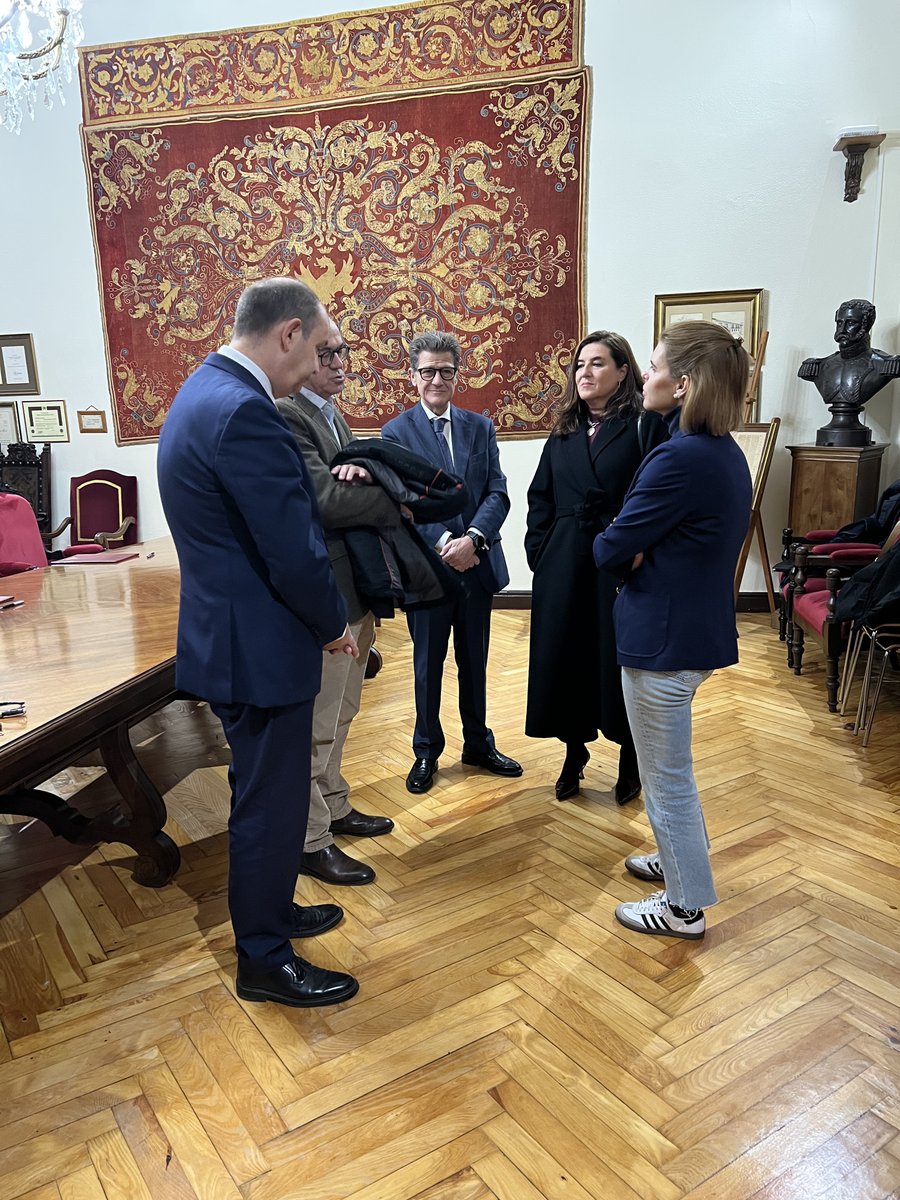 ✍️ Hoy hemos firmado un convenio de colaboración con ASALMA y FECOMA para impulsar la economía social y el emprendimiento, apoyando las sociedades laborales y cooperativas. 
Así fortalecemos el tejido productivo y generamos empleo estable y de calidad en #AlcaláDeHenares.